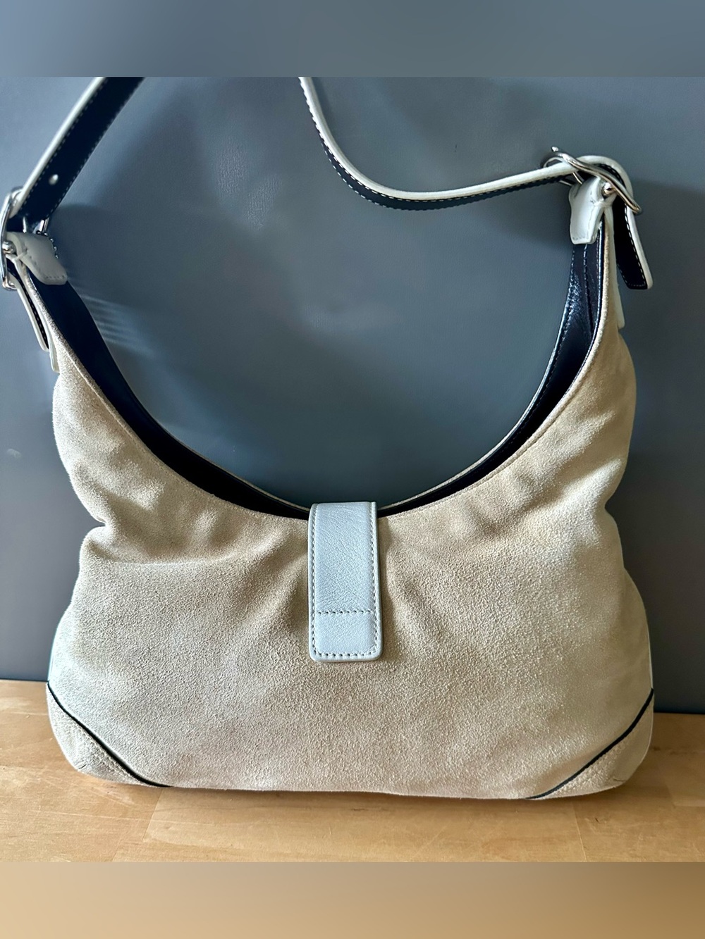 Vintage COACH Y2K Vintage Hamptons Small Shoulder Hobo Suede Bag 8929 Tan - Picture 2 of 9